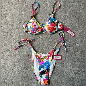 Floral bikini matching set!